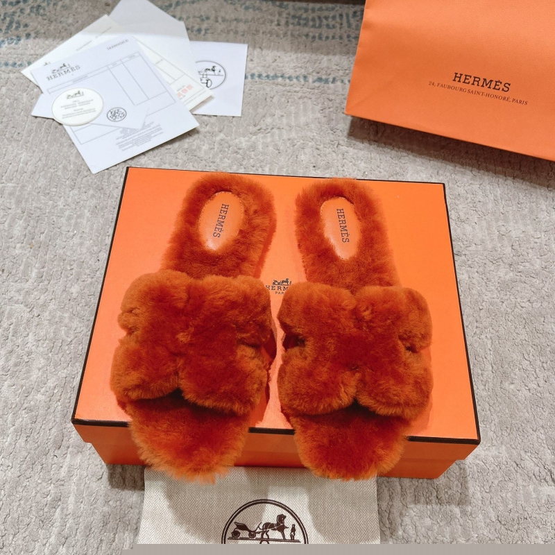H**mes slippers